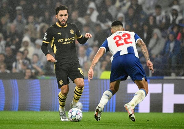 FC Porto v Manchester City - UEFA Champions League PORTO, PORTUGAL - SEPTEMBER 28: Rayan Cherki of Man City in action during the UEFA Champions League 2026 27 League Phase MD1 match between FC Porto and Manchester City at Estadio do Dragao on September 08, 2026 in Porto, Portugal. Alex Juarez Anadolu Porto Portugal. Editorial use only. Please get in touch for any other usage.  Copyright: x2026xAnadoluxAlexxJuarezx