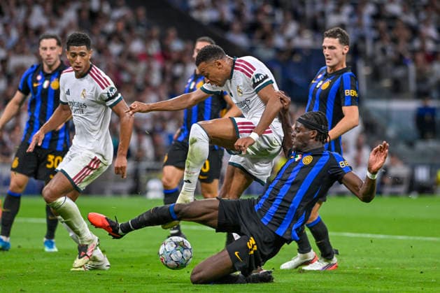 September 8, 2026, Madrid, Madrid, Spain: 31 YANN BISSECK of F. C. Internazionale Milano disputes a ball 10 KYLIAN MBAPPE of Real Madrid CF during the match on Matchday 1 of the group stage of the 2026 27 UEFA Champions League between REAL MADRID C.F. and F.C. INTERNAZIONALE MILANO, played at the Bernabo u Stadium on September 8, 2026, in Madrid, Spain. Madrid Spain - ZUMAc312 20260908_zsp_c312_387 Copyright: xOscarxManuelxSanchezx