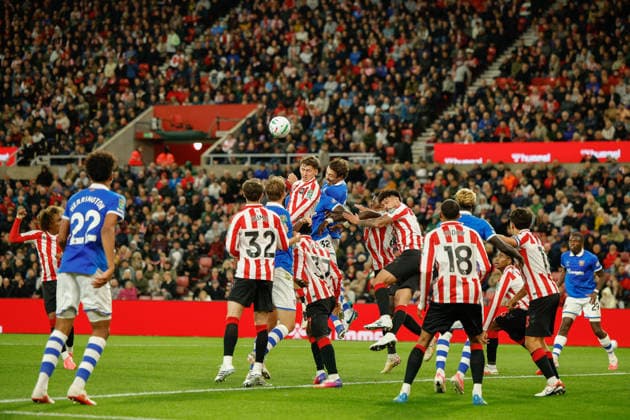 Sunderland v Hull City, Carabao Cup Chris Rigg of Sunderland clears with a header during the Sunderland v Hull City Carabao Cup 3rd Round match at the Stadium of Light, Sunderland, England on 8 September 2026 Credit: Craig Cowan Every Second Media Editorial use only. All images are copyright Every Second Media Limited. No images may be reproduced without prior permission. All rights reserved. Premier League and Football League images are subject to licensing agreements with Football DataCo Limited. see https: www.football-dataco.com Copyright: xIMAGO EveryxSecondxMediax ESM-2144-0122 CraigxCowanx xEveryxSecondxMediax