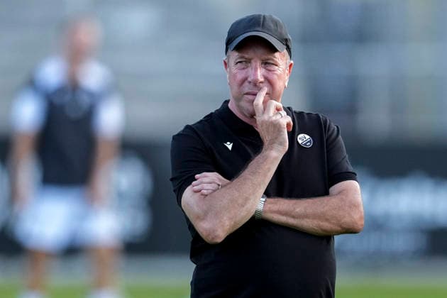 Markus Kauczinski, Coach, Head Coach, SVS, single image, single photo, action, pensive, concerned, pessimistic, September 8, 2026, Sandhausen, Germany, soccer, Regionalliga Südwest, SV Sandhausen vs. SGV Heilbronn Freiberg xozx