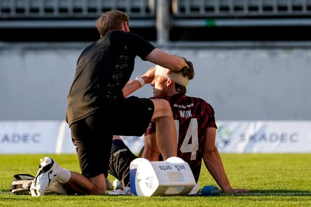 Linus Weik (SGV), 14, suffered a head injury and needs medical attention; head injury, injured, injury, time out due to injury, action, play, game scene, player from SGV Heilbronn Freiberg, September 8, 2026, Sandhausen, Germany, soccer, Regionalliga Südwest, SV Sandhausen vs. SGV Heilbronn Freiberg xozx