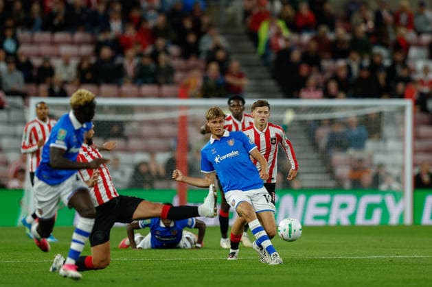 Sunderland v Hull City, Carabao Cup Jens Hjerto-Dahl of Hull City plays a through ball during the Sunderland v Hull City Carabao Cup 3rd Round match at the Stadium of Light, Sunderland, England on 8 September 2026 Credit: Craig Cowan Every Second Media Editorial use only. All images are copyright Every Second Media Limited. No images may be reproduced without prior permission. All rights reserved. Premier League and Football League images are subject to licensing agreements with Football DataCo Limited. see https: www.football-dataco.com Copyright: xIMAGO EveryxSecondxMediax ESM-2144-0132 CraigxCowanx xEveryxSecondxMediax