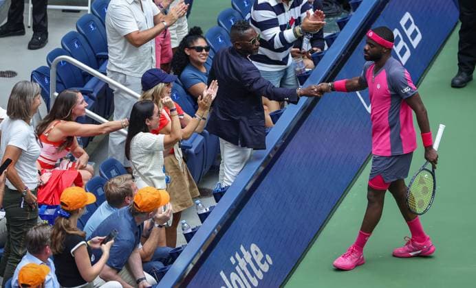 Frances Tiafoe of USA celebrates with fans 2026 US Open, Day Ten, USTA Billie Jean King National Tennis Center, New York, USA - 08 Sep 2026New York USTA Billie Jean King National T New York (NY) United States of America EDITORIAL USE ONLY No use with unauthorised audio, video, data, fixture lists, club league logos or live services. Online in-match use limited to 120 images, no video emulation. No use in betting, games or single club league player publications.  Copyright: xEllaxLing Shutterstockx 17140157d