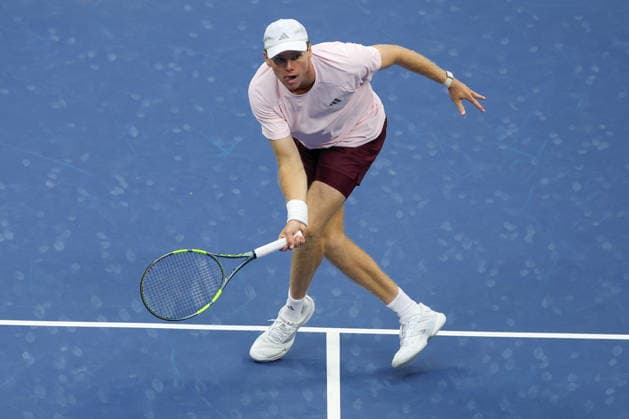 US Open tennis tournament - Day 10 Alex Michelsen of the US in action against compatriot Frances Tiafoe during their men s singles quarterfinal match at the US Open Tennis Championships at the USTA Billie Jean King National Tennis Center in Flushing, New York, USA, 08 September 2026. FLUSHING MEADOWS NEW YORK United States  Copyright: xBRIANxHIRSCHFELDx