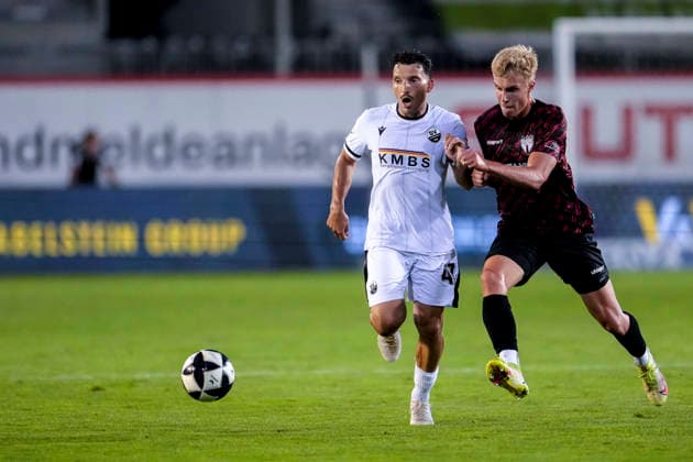 v li Arianit Ferati SVS, 47, Julian Kudala SGV, 7, tackle, game play, duel, tackle, tackling, dynamics, action, 08 09 2026, Sandhausen, Germany, soccer, Regionalliga Southwest, SV Sandhausen, SGV Heilbronn Freiberg xozx