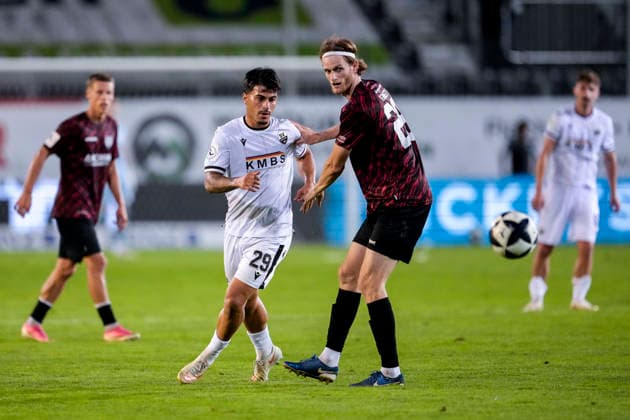 v li Tasos Leonidis SVS, 29, Scott Kennedy SGV, 28, tackle, game scene, duel, tackle, tackling, dynamism, action, 08 09 2026, Sandhausen, Germany, soccer, Regionalliga Southwest, SV Sandhausen vs. SGV Heilbronn Freiberg xozx
