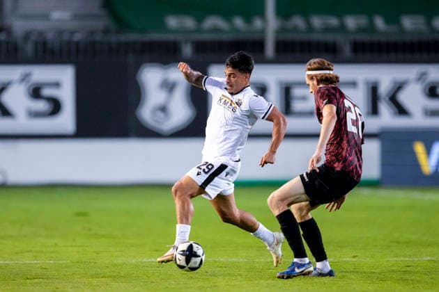 v li Tasos Leonidis SVS, 29, Scott Kennedy SGV, 28, tackle, game action, duel, tackle, tackling, dynamism, action, 08 09 2026, Sandhausen, Germany, soccer, Regionalliga Southwest, SV Sandhausen vs. SGV Heilbronn Freiberg xozx