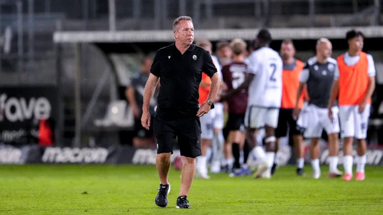 Markus Kauczinski, Coach, Head Coach, SVS, Cutout, Full-body, Single image, Single photo, Action, 08 09 2026, Sandhausen, Germany, Soccer, Regionalliga Südwest, SV Sandhausen, SGV Heilbronn Freiberg xozx