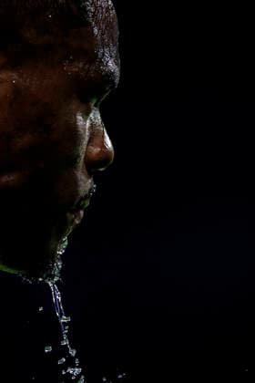 Real Madrid CF vs Inter de Milan - UEFA Champions League - 08 09 2026 Denzel Dumfries of Real Madrid CF drinking water during the UEFA Champions League match between Real Madrid CF and Inter de Milan at Santiago Bernabeu Stadium on September 08, 2026 in Madrid, Spain. Madrid Spain Copyright: xPabloxGarciaxSacristan PGSxPhotoxAgencyx