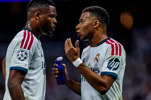 Real Madrid CF vs Inter de Milan - UEFA Champions League - 08 09 2026 Denzel Dumfries of Real Madrid CF and Kylian Mbappe of Real Madrid CF (R) during the UEFA Champions League match between Real Madrid CF and Inter de Milan at Santiago Bernabeu Stadium on September 08, 2026 in Madrid, Spain. Madrid Spain Copyright: xPabloxGarciaxSacristan PGSxPhotoxAgencyx
