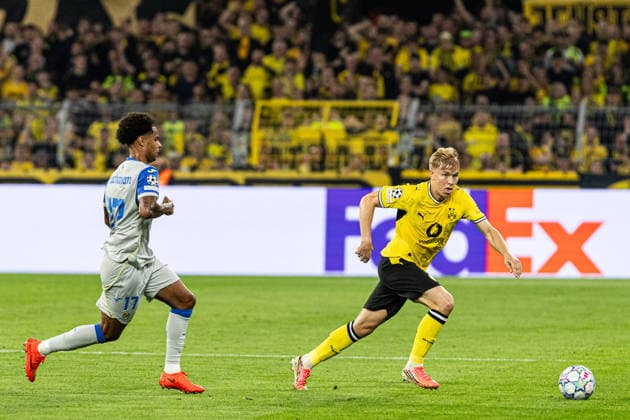 UEFA Champions League: Borussia Dortmund vs. Villarreal CF, September 8, 2026; Tajon Buchanan (Villarreal CF), 17; Daniel Svensson (Borussia Dortmund), 24; UEFA Champions League opener: Borussia Dortmund vs. Villarreal CF at BVB Stadion Dortmund, Dortmund, September 8, 2026 Copyright: xBEAUTIFULxSPORTS Buriakovx