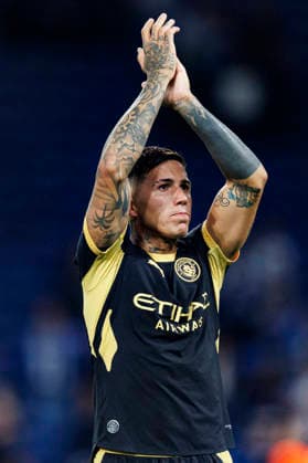 PORTO, PORTUGAL, SEPTEMBER 8—Enzo Fernández of Manchester City FC thanks supporters for standing following the UEFA Champions League 2026–27 Group Stage Matchday 1 game between FC Porto and Manchester City FC at Estádio do Dragão on September 8, 2026 in Porto, Portugal. Photo by Diego Maranhao, Eurasia Sport Images. Porto, Estadio do Dragao, Portugal Copyright: x x2026xEurasiaxSportxImagesx jp-en-EuSpIm-DIE_Porto_Man.City_08Sep2026_PT217