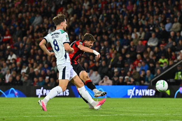 Bournemouth v Lincoln City, EFL Cup Ryan Christie (10) of AFC Bournemouth shoots at goal during the EFL Cup match between Bournemouth and Lincoln City at the Vitality Stadium, Bournemouth, UK on 8 September 2026. Bournemouth Vitality Stadium Dorset UK Editorial use only DataCo restrictions apply See www.football-dataco.com , Copyright: xGrahamxHuntx PSI-24849-0219