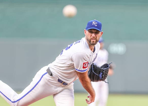 SEP 8, 2026: Kansas City Royals starting pitcher Michael Wacha (52) warms up before the game against the Diamondbacks at Kauffman Stadium Kansas City, MO. CSM Kansas City United States - ZUMAc04_ 20260908_zma_c04_004 Copyright: xRomanxPunox