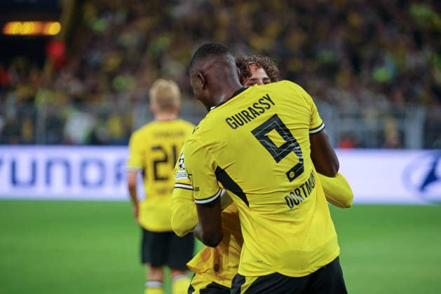 Dortmund, Deutschland: 08.09..2026 - UEFA Champions League 2026 27 - Borussia Dortmund vs. FC Villarreal Im Bild: v.li. Torschütze Serhou Guirassy (BVB) macht das Tor zum 2:1 für Dortmund und jubelt mit Fabio Silva (BVB) (DFL DFB REGULATIONS PROHIBIT ANY USE OF PHOTOGRAPHS as IMAGE SEQUENCES and or QUASI-VIDEO)