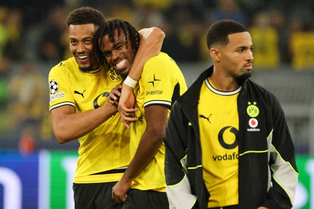Dortmund, Deutschland: 08.09..2026 - UEFA Champions League 2026 27 - Borussia Dortmund vs. FC Villarreal Im Bild: v.li. Felix Nmecha (BVB) und Carney Chukwuemeka (BVB) beim Abschlussjubel nach dem 3:2 Sieg gegen Villarreal (DFL DFB REGULATIONS PROHIBIT ANY USE OF PHOTOGRAPHS as IMAGE SEQUENCES and or QUASI-VIDEO)