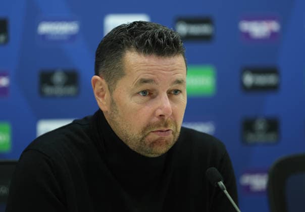 Carabao Cup - Crystal Palace v Middlesbrough LONDON, ENGLAND, SEPTEMBER 8: Pierre Sage Manager of Crystal Palace during his post match press conference, PK, Pressekonferenz after the 3-0 victory during the Carabao Cup Third Round match between Crystal Palace v Middlesbrough at Selhurst Park Stadium, London, England, on September 8. (Photo by Daniel Weir) London Selhurst Park Stadium England Copyright: xDanielxWeir SportsxPressxPhotox Sportspressphoto_SPR226720