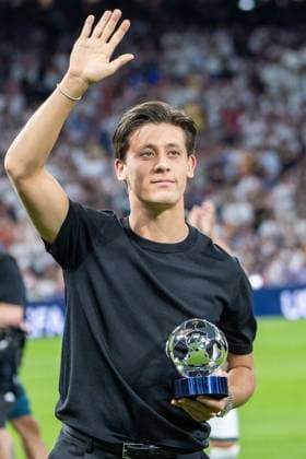 UEFA Champions League 2026 2027 - Real Madrid vs. Inter Milan in Madrid, Spain - 8 Sep 2026 Arda Güler received the 2025 26 Champions League Breakthrough Player award before the 2026 2027 UEFA Champions League match between Real Madrid and Inter Milan. Final score: Real Madrid 2-1 Inter Milan Madrid Spain Copyright: xDavidxCanalesx xSOPAxImagesx David-Canales-1448117