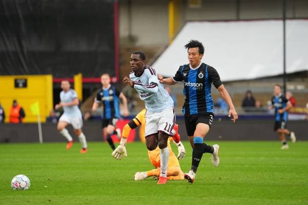 Nicolas Jackson of Aston Villa and Han-beom Lee of Club Brugge Club Brugge v Aston Villa, UEFA Champions League, League Stage, Football, Jan Breydel Stadium, Brugge, Belgium - 08 Sep 2026Brugge Jan Breydel Stadium Belgium  Copyright: xDavexWInter Shutterstockx 17139355ig