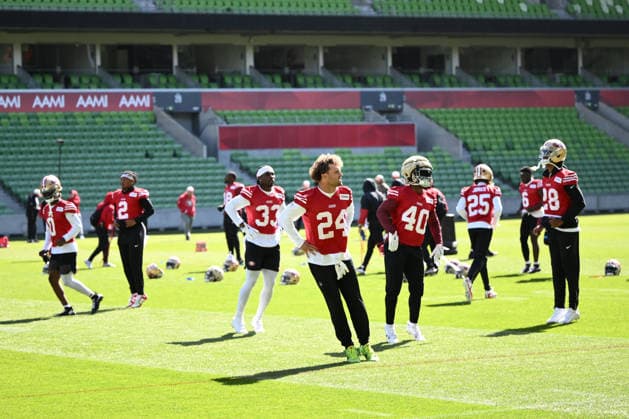 NFL, American Football Herren, USA 49ERS TRAINING, Ashtyn Davis of the 49ers (centre) during an NFL training session at AAMI Park in Melbourne, Wednesday, September 9, 2026. ( NO ARCHIVING MELBOURNE VICTORIA AUSTRALIA  Copyright: xJOELxCARRETTx 20260909184349764125