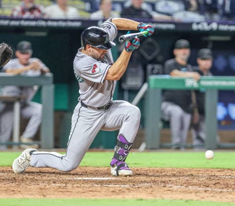 SEP 8, 2026: Arizona Diamondbacks outfielder Ryan Waldschmidt (15) lays down a sacrifice bunt in the 11th inning against the Kansas City Royals at Kauffman Stadium Kansas City, MO. CSM Kansas City United States - ZUMAc04_ 20260908_zma_c04_024 Copyright: xRomanxPunox