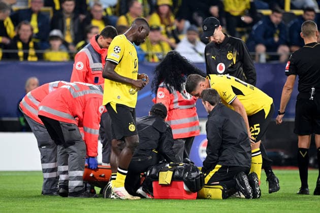 Konstantinos KARETSAS (DO) Injury, injured, pain, undergoing treatment Borussia Dortmund vs. FC Villarreal 3–2 Soccer UEFA Champions League Group Stage Matchday 1, on September 8, 2026, in Dortmund, Germany UEFA regulations prohibit any use of photographs as image sequences and or quasi-video Â