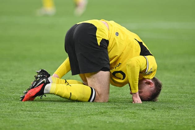 Maximilian BEIER DO Injury, injured, pain, Borussia Dortmund DO FC Villarreal 3–2 Soccer UEFA Champions League Group Stage Matchday 1, on September 8, 2026, in Dortmund, Germany. UEFA regulations prohibit any use of photographs as image sequences and or quasi-video.
