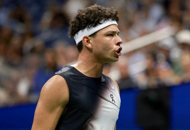 US Open tennis tournament - Day 10 Ben Shelton of the USA reacts while in action against Carlos Alcaraz of Spain during their Men s Singles Quarterfinals match of the US Open Tennis Championships at the USTA Billie Jean King National Tennis Center in Flushing Meadows, New York, USA, 08 September 2026. FLUSHING MEADOWS NEW YORK United States  Copyright: xCRISTOBALxHERRERA-ULASHKEVICHx