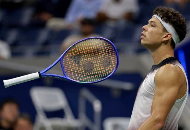 US Open tennis tournament - Day 10 Ben Shelton of the USA reacts while in action against Carlos Alcaraz of Spain during their Men s Singles Quarterfinals match of the US Open Tennis Championships at the USTA Billie Jean King National Tennis Center in Flushing Meadows, New York, USA, 08 September 2026. FLUSHING MEADOWS NEW YORK United States  Copyright: xCRISTOBALxHERRERA-ULASHKEVICHx