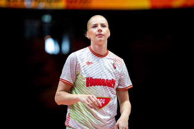 Hungary V Japan: Qualification To Quarter-Finals - FIBA Women s Basketball World Cup Germany 2026 Dorka Juhasz warms up before the FIBA Women s Basketball World Cup 2026 quarter-final match between Hungary and Japan in Berlin, Germany, on September 8, 2026. Berlin Germany  Copyright: xMarcinxGolbax originalFilename:golba-hungaryv260908_npYTW.jpg