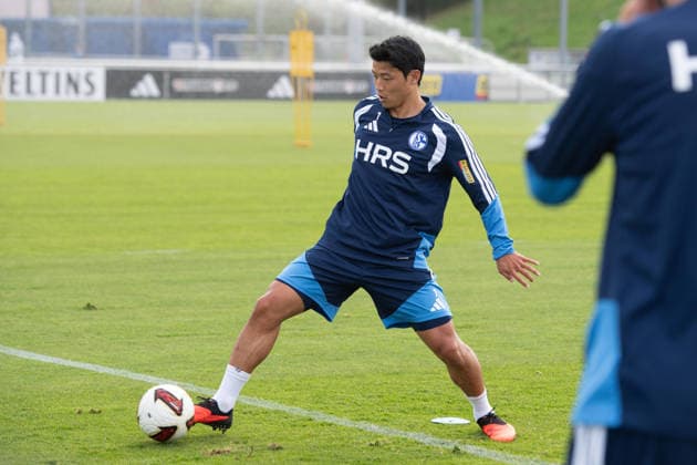 Hwang Hee-chan (GE) Aktion, Einzelaktion Training des FC Schalke 04 (GE) am 08.09.2026 auf dem Trainingsgelaende in Gelsenkirchen Deutschland. Â *** Hwang Hee-chan: Individual Drill at FC Schalke 04 s Training Session on September 8, 2026, at the training facility in Gelsenkirchen, Germany Â