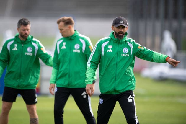v.l. Co-Trainer Tim HOOGLAND, Co-Trainer Adil OSMANBASIC, Trainer Miron MUSLIC (GE) Training des FC Schalke 04 (GE) am 08.09.2026 auf dem Trainingsgelaende in Gelsenkirchen Deutschland. Â *** From left: Assistant Coach Tim HOOGLAND, Assistant Coach Adil OSMANBASIC, Head Coach Miron MUSLIC. FC Schalke 04 GE training session on September 8, 2026, at the training facility in Gelsenkirchen, Germany. Â