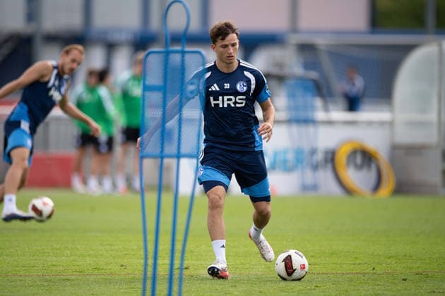 Vitalie BECKER (GE) Aktion, Einzelaktion Training des FC Schalke 04 (GE) am 08.09.2026 auf dem Trainingsgelaende in Gelsenkirchen Deutschland. Â *** Vitalie BECKER GE Drill, Individual Drill Training Session of FC Schalke 04 GE on September 8, 2026, at the training facility in Gelsenkirchen, Germany Â