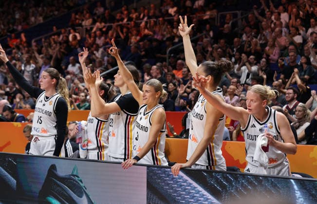 Luisa Geiselsöder, Emily Bessoir, Alexandra Wilke, Clara Bielefeld, Emma Eichmeyer, Deutsche Bank celebrates a three-pointer in basketball at the FIBA Women s World Cup, season 2026–2027, August 9, 2026, DBB Germany (GER) vs. South Korea (KOR)