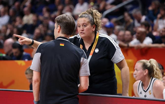 Assistant Coach Constanze Wegner talks with National Team Coach Olaf Lange; Upper Body Workout; Sports; Basketball; FIBA World Cup; World Championship; Women s World Cup; 2026-2027 Season; August 9, 2026; DBB; Germany (GER) vs. South Korea (KOR)