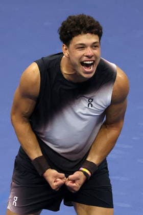 US Open tennis tournament - Day 10 Ben Shelton of the US reacts after defeating Carlos Alcaraz of Spain in the Men s Singles Quarterfinals of the US Open Tennis Championships at the USTA Billie Jean King National Tennis Center in Flushing Meadows, New York, USA, 09 September 2026. The 2026 US Open tournament runs from 23 August through 13 September. FLUSHING MEADOWS NEW YORK United States  Copyright: xBRIANxHIRSCHFELDx