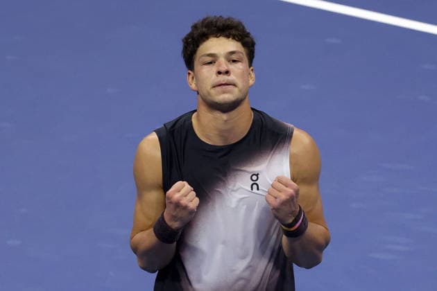 US Open tennis tournament - Day 10 Ben Shelton of the US reacts after defeating Carlos Alcaraz of Spain in the Men s Singles Quarterfinals of the US Open Tennis Championships at the USTA Billie Jean King National Tennis Center in Flushing Meadows, New York, USA, 09 September 2026. The 2026 US Open tournament runs from 23 August through 13 September. FLUSHING MEADOWS NEW YORK United States  Copyright: xBRIANxHIRSCHFELDx