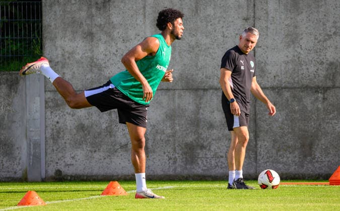 08.09.2026 - Fussball - 2. Bundesliga - Saison 2026 2027 - SpVgg Greuther Fürth Fuerth ( Kleeblatt ) - Training - - xwoxzix - Benjamin Zank (19, SpVgg Greuther Fürth ) mit Michael Schleinkofer (Athletik-Trainer SpVgg Greuther Fürth ) *** September 8, 2026 Soccer 2. Bundesliga 2026–2027 Season SpVgg Greuther Fürth (Füroth Kleeblatt) Training xwoxzix Benjamin Zank, 19, SpVgg Greuther Fürth with Michael Schleinkofer, Strength and Conditioning Coach at SpVgg Greuther Fürth