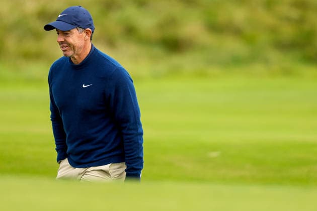 2026 Amgen Irish Open - Pro-Am, Trump International Golf Links, Doonbeg 9 9 2026 Rory McIlroy walks onto the eleventh green Rory McIlroy walks onto the eleventh green 9 9 2026  Copyright: xx BB3_6266