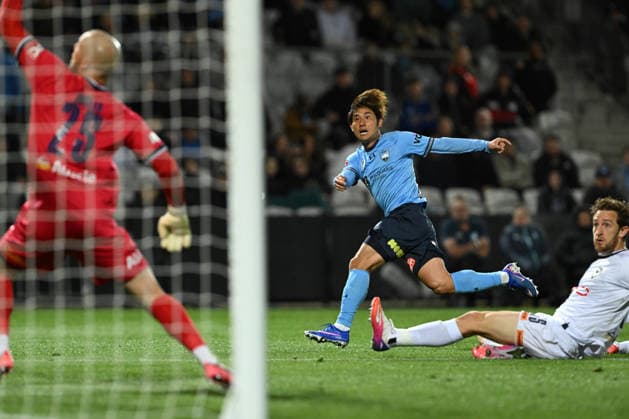 AUSTRALIA CUP SYDNEY VICTORY, Takahiro Sekine of Sydney FC with a missed shot at goal during the Australia Cup semi-final between Sydney FC and Melbourne Victory at Jubilee Stadium in Sydney, Wednesday, September 9, 2026. ( NO ARCHIVING, EDITORIAL USE ONLY SYDNEY NEW SOUTH WALES AUSTRALIA  Copyright: xDEANxLEWINSx 20260909170700862572