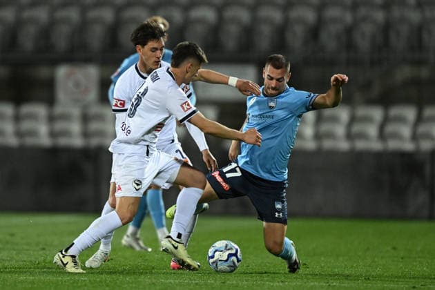 AUSTRALIA CUP SYDNEY VICTORY, Ben Garuccio of Sydney FC and Joshua Inserra of the Victory during the Australia Cup semi-final between Sydney FC and Melbourne Victory at Jubilee Stadium in Sydney, Wednesday, September 9, 2026. ( NO ARCHIVING, EDITORIAL USE ONLY SYDNEY NEW SOUTH WALES AUSTRALIA  Copyright: xDEANxLEWINSx 20260909198014159309