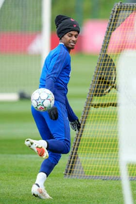 Manchester United, ManU Training Marcus Rashford of Manchester United juggles the ball during the Manchester United Training Session at Carrington Training Centre ahead of the UEFA Champions League match v Sabah FK, Manchester, England on 9 September 2026 Credit: Steve Flynn Every Second Media Editorial use only. All images are copyright Every Second Media Limited. No images may be reproduced without prior permission. Copyright: xIMAGO EveryxSecondxMediax ESM-2148-0053 StevexFlynnx xEveryxSecondxMediax