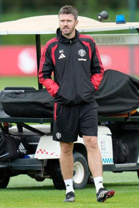 Manchester United, ManU Training Manchester United manager, Michael Carrick watches as he players train at the Manchester United Training Session at Carrington Training Centre ahead of the UEFA Champions League match v Sabah FK, Manchester, England on 9 September 2026 Credit: Steve Flynn Every Second Media Editorial use only. All images are copyright Every Second Media Limited. No images may be reproduced without prior permission. Copyright: xIMAGO EveryxSecondxMediax ESM-2148-0061 StevexFlynnx xEveryxSecondxMediax