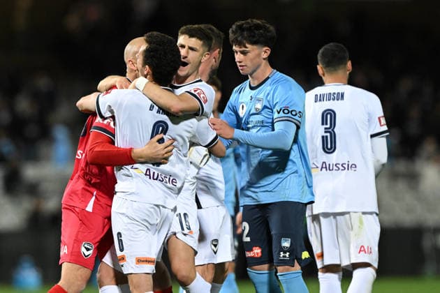 AUSTRALIA CUP SYDNEY VICTORY, Melbourne Victory celebrate their win over Sydney FC during the Australia Cup semi-final between Sydney FC and Melbourne Victory at Jubilee Stadium in Sydney, Wednesday, September 9, 2026. ( NO ARCHIVING, EDITORIAL USE ONLY SYDNEY NEW SOUTH WALES AUSTRALIA  Copyright: xDEANxLEWINSx 20260909143232527710