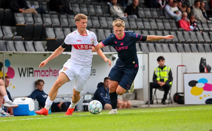 September 9, 2026, Stuttgart, UEFA Champions League, 2026–2027 season, VfB Stuttgart U19 vs. Viking U19, from left: Luca Berreth (VfB), Jacob Nordbö (Middelthon FK)