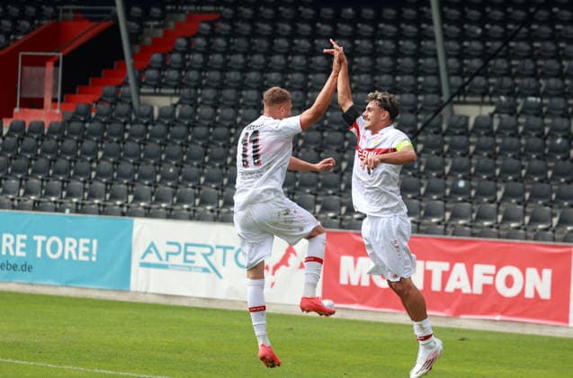 09 09 26 VfB Stuttgart U19 vs. Viking Stavanger, Germany, Großaspach, 09 09 2026, Soccer, UEFA Youth League, 2026–2027 Season, U19 VfB Stuttgart vs. U19 Viking Stavanger; from left: Massimo di Benedetto, Enis Redzepi (both U19 VfB Stuttgart) celebrating a goal; penalty kick; 1–0; Redzepi