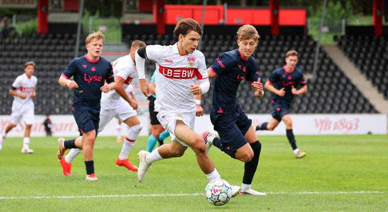 September 9, 2026, Stuttgart, Champions League, 2026–2027 season, VfB Stuttgart U19 vs. Viking U19, from left: Neno Zezelj (VfB), Jonathan Debes (FK)