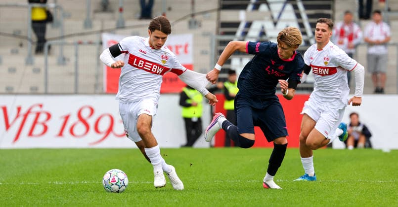September 9, 2026, Stuttgart, UEFA Champions League, 2026–2027 season, VfB Stuttgart U19 vs. Viking U19, from left: Neno Zezelj (VfB), Jonathan Debes (FK)