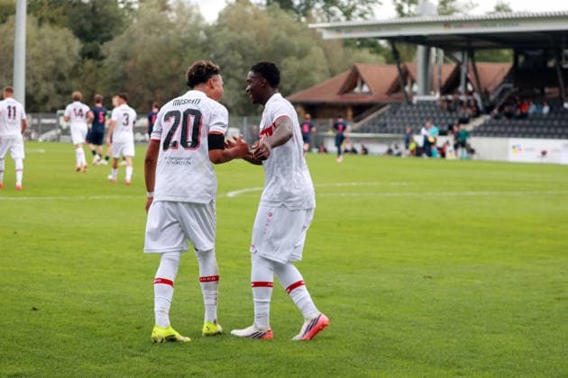 09 09 26 VfB Stuttgart U19 vs. Viking Stavanger U19, Germany, Großaspach, 09 09 2026, Soccer, UEFA Youth League, 2026–2027 Season, U19 VfB Stuttgart vs. U19 Viking Stavanger; from left: Malik Mosrati, Brayann Kenmoe (both U19 VfB Stuttgart) celebrating the 2-0 goal by Kenmoe