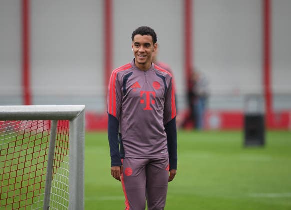 Soccer, Men s, Champions League, 2026–2027 Season, FC Bayern Munich, Final Training Session: Jamal Musiala of FC Bayern Munich, smiling, grinning